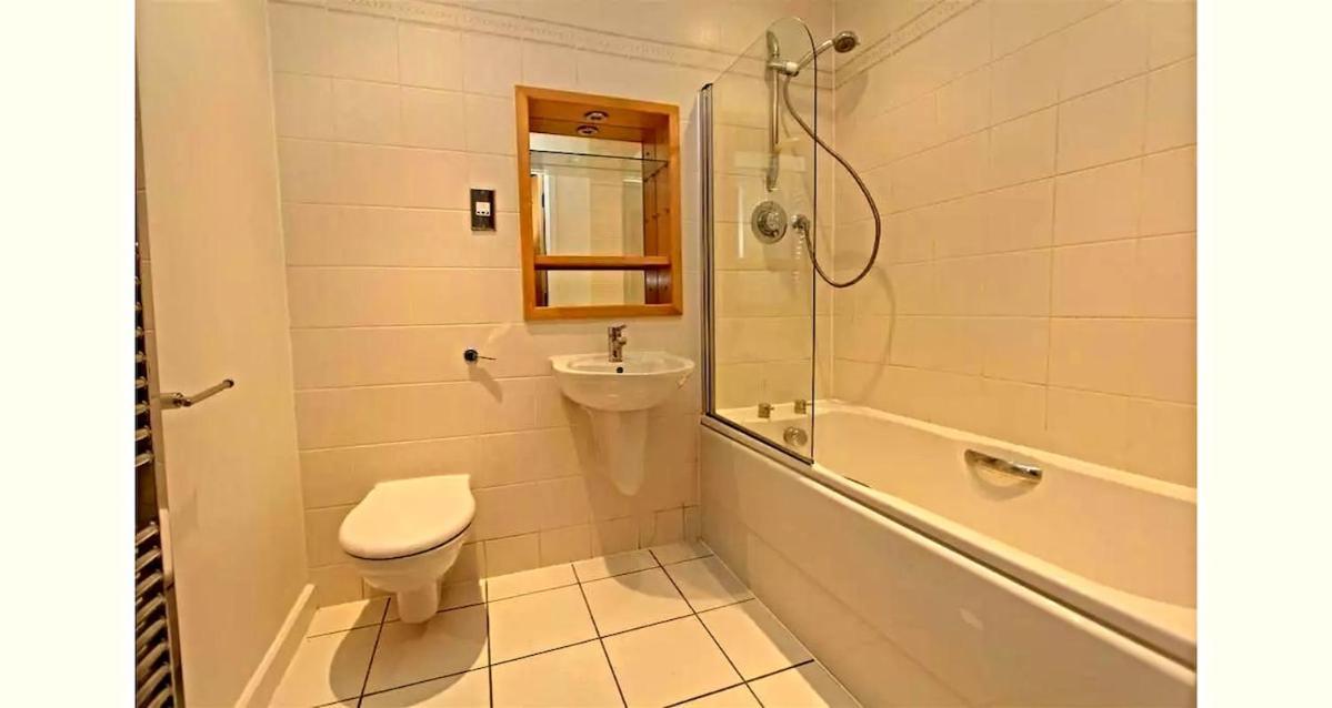 Luxury Penthouse Apartment ลีดส์ ภายนอก รูปภาพ